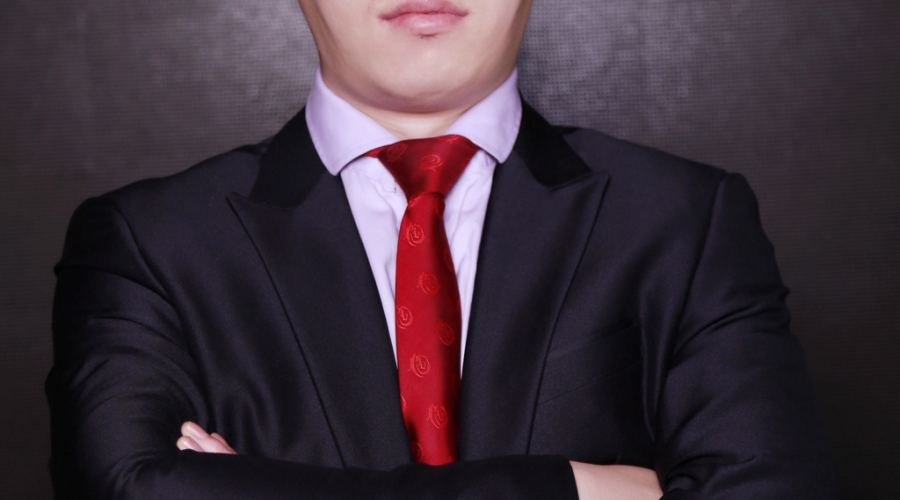 陳亞龍（董事兼總經理）